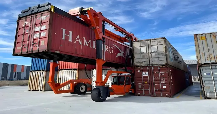 Портальный контейнеровоз